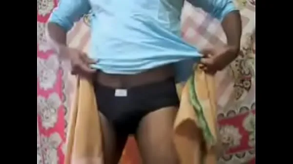Nye Kerala mallu guy wearing Kavi mundu varme klipp