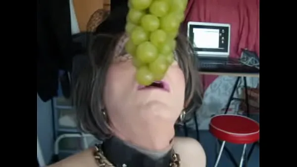 New Liana and green grapes warm Clips