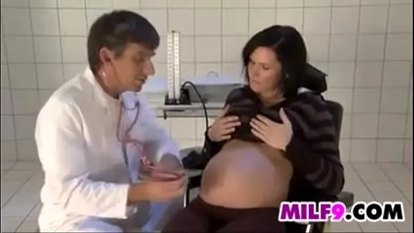 Νέα Pregnant Woman Being Fucked By A Doctor ζεστά κλιπ