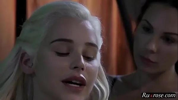 Nowe This Aint Game of Thrones Kirsten Price HD; lesbian, blonde, brunette, pornstar, licking, kissing, fciepłe klipy