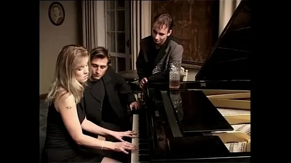 Új Blonde whore playing piano and two cocks meleg klipek
