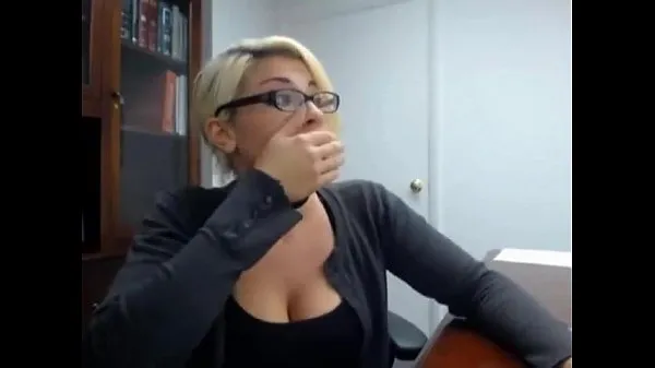 secretary caught masturbating - full video at girlswithcam666.tk Clip ấm áp mới