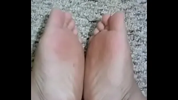 Nuovi Guarda i suoi piedi clip caldi