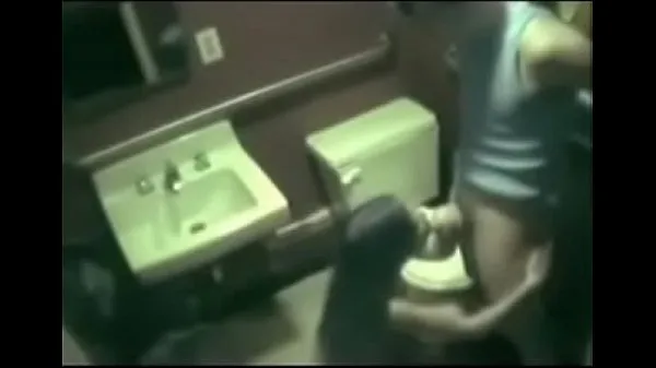 Nye Voyeur Caught fucking in toilet on security cam from varme klip