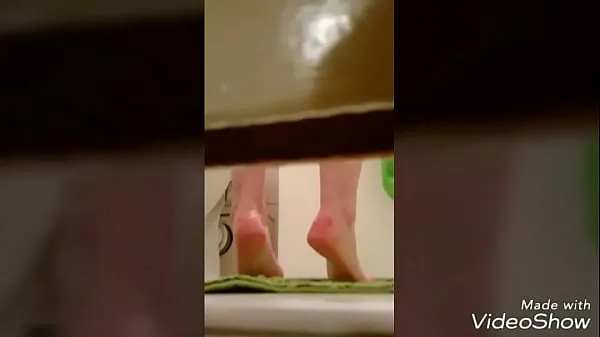 Nye Voyeur twins shower roommate spy varme klipp