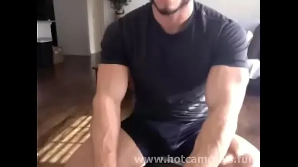 Nye Muscle Guy Gets Naked and Wanks on Cam varme klip