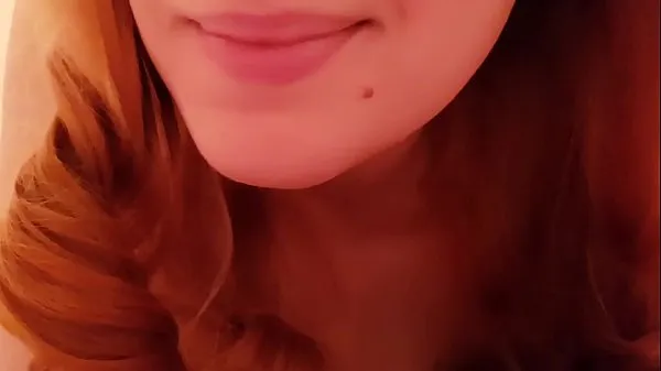 Nieuwe SWEET REDHEAD ASMR GIRLFRIEND RELAXES YOU IN BED warme clips