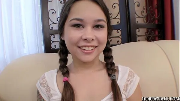 Nieuwe Pigtailed teen Kira Sinn eagerly taking cum facial warme clips