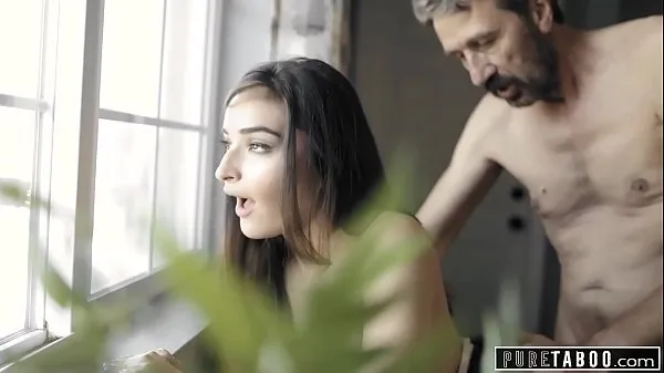 Nové PURE TABOO Teen Emily Willis Gets Spanked & Creampied By Her Stepdad teplé klipy