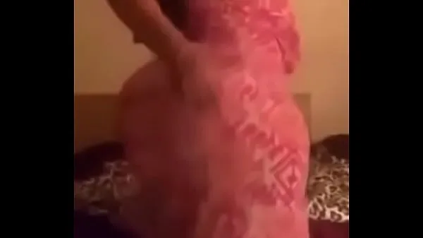新的Shake the ass of fire, a Gulf girl, the full video from here温暖夹子