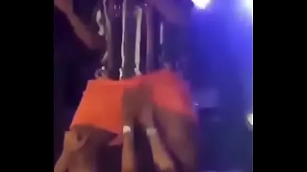 Nye Musician's boner touched and grabbed on stage varme klip