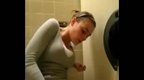 Nya Quickly cum in the toilet varma Clips