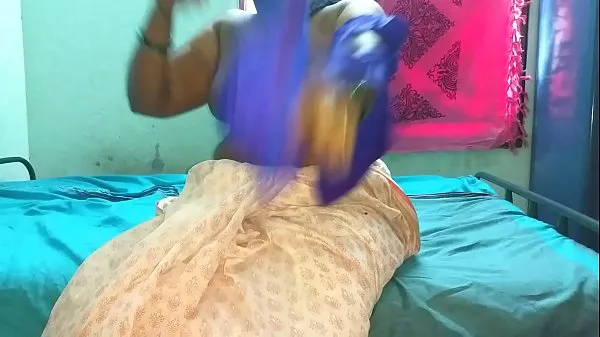 Slut mom plays with huge tits on cam Klip hangat baharu