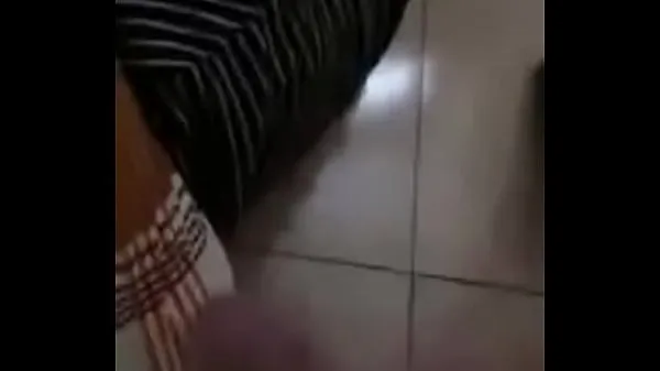 Sneaking cock and shooting his over to the house to watch a movie Klip hangat baharu