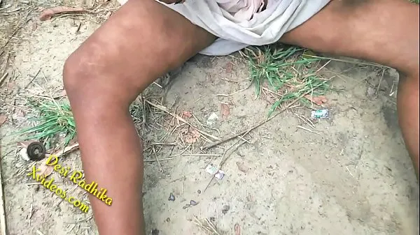 نئے Hot Desi Jungle Sex Village Girl Fucked By BF With Audio Awesome Boobs گرم کلپس