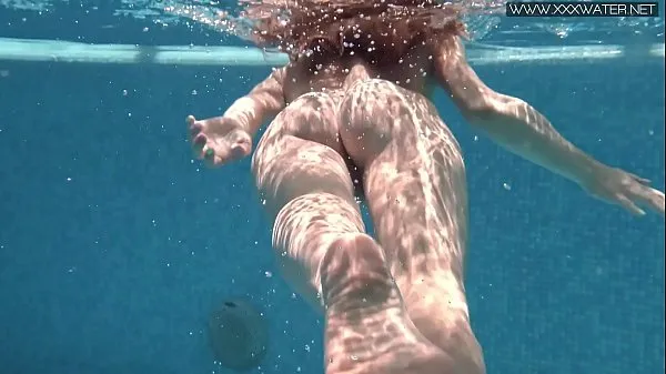 Nicole Pearl water fun naked مقاطع دافئة جديدة