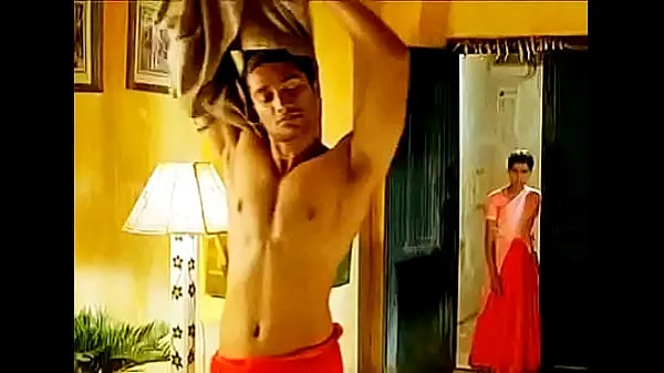 Uusia Hot tamil actor stripping nude lämmintä klippiä
