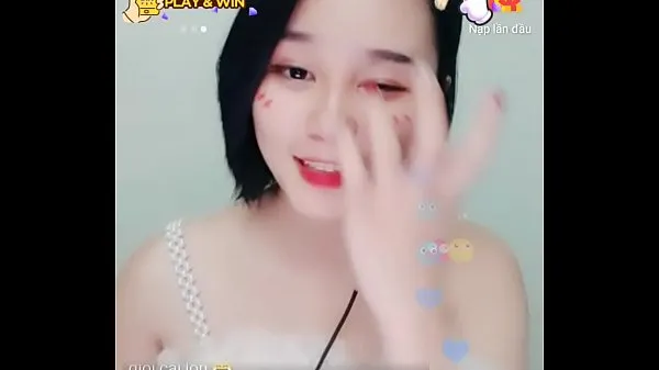 New Pretty short-haired girl on Uplive warm Clips