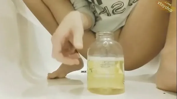 New Hot Pissing Teen Pussy In Bottle warm Clips