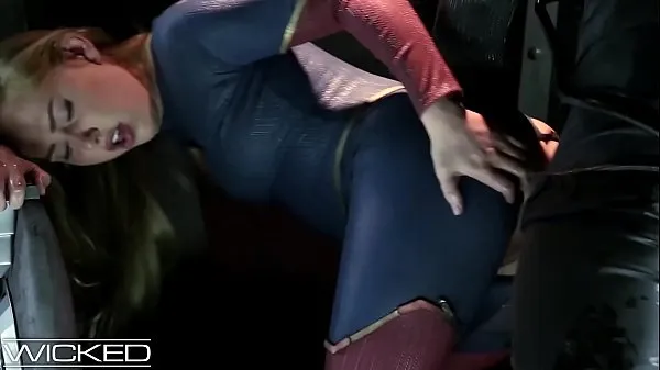 Nye WickedParodies - Supergirl Seduces Braniac Into Anal Sex varme klip