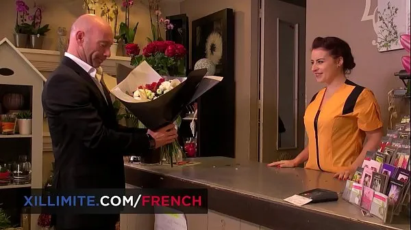 Novi French florist teen gets anal fucked (Lexie Candy topli posnetki