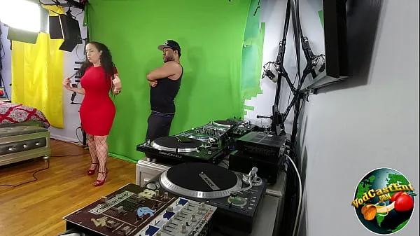 Nye Part - BTS Me explaining to Queen Rogue the exact positions of my 4 video cameras varme klip