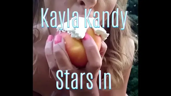 Uusia Kayla Kandy gets messy with whip cream lämmintä klippiä