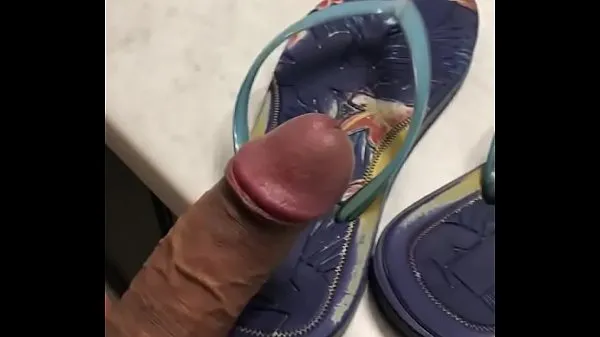 Havainas fucking and enjoying lightly used slippers Klip hangat baru