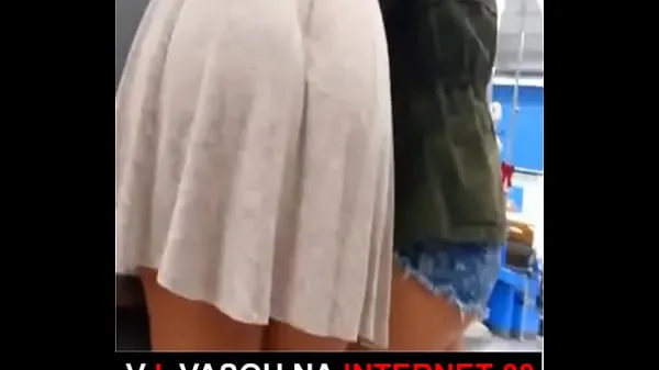 Νέα Hot kings busted in the street with short skirts and big ass prohibited videos ζεστά κλιπ