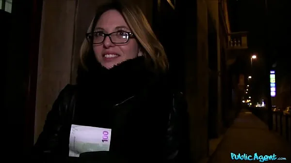 Új Public Agent French Babe in Glasses Fucked on a Public Stairwell meleg klipek