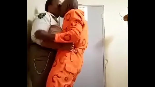 Nye Bbc Prisoner having sex with big ass security guard varme klip