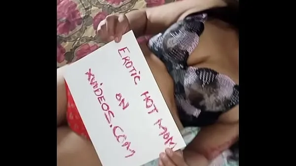 New Nude introduction of a desi indian sexy women showing her boobs nipples and ass warm Clips