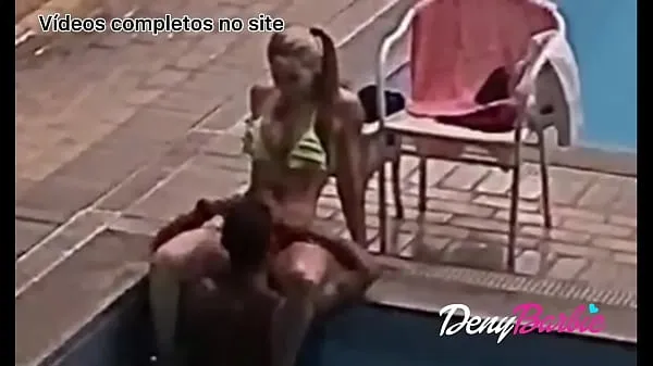 Nieuwe Fell on the net (Negão sucking me in the club's pool) full video at warme clips