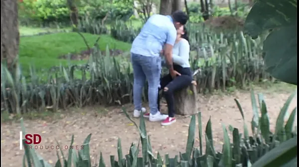 New SPYING ON A COUPLE IN THE PUBLIC PARK warm Clips
