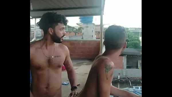 My neighbor and I went to fuck on the roof and we almost got caught Davi Lobo Clip ấm áp mới