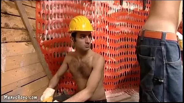 Nye Steamy Old Young gay sex at a construction site varme klip