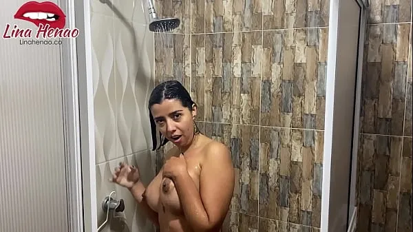 My stepmother catches me spying on her while she bathes and fucks me very hard until I fill her pussy with milk Klip hangat baru