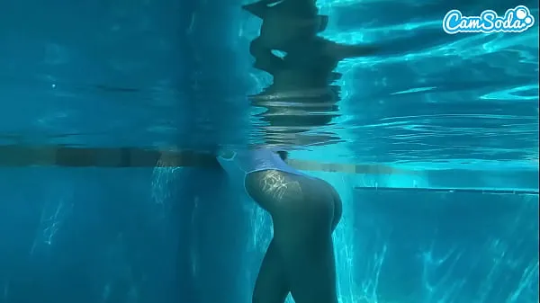 Underwater Sex Amateur Teen Crushed By BBC Big Black Dick Klip hangat baru