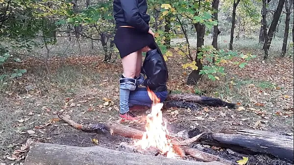 Nieuwe Beautiful public sex in the forest by the fire - Lesbian Illusion Girls warme clips