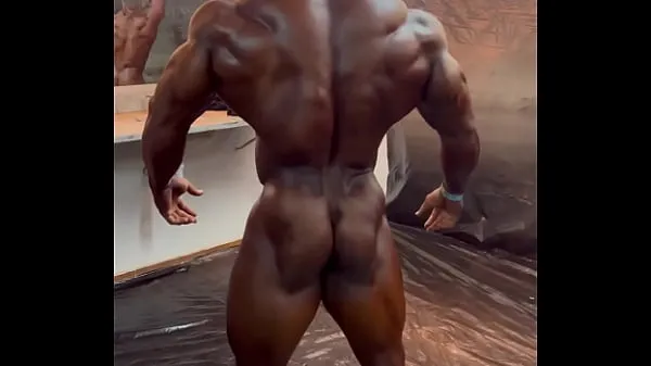 Stripped male bodybuilder Klip hangat baru