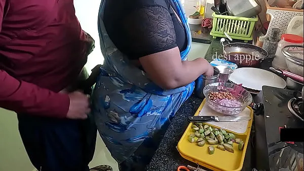 Nye flashing and jerking infront of maid swathi in kitchen varme klip