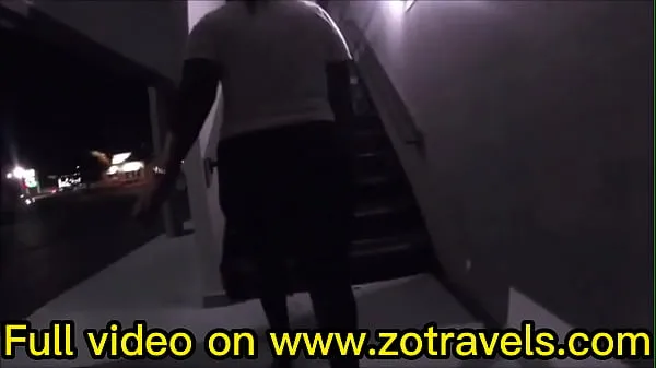 Novos Vlogs pornô Zo Travels se encontra com uma mulher casada em um motel pelas costas do marido clipes interessantes