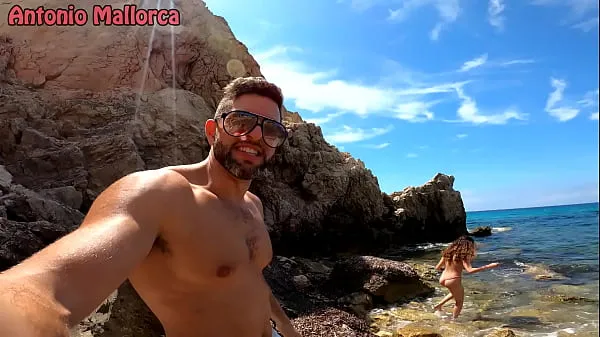 Nové Fucking A Teen Girl In A Public Nude Beach teplé klipy