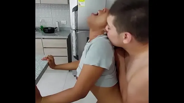 Nye Interracial Threesome in the Kitchen with My Neighbor & My Girlfriend - MEDELLIN COLOMBIA varme klip
