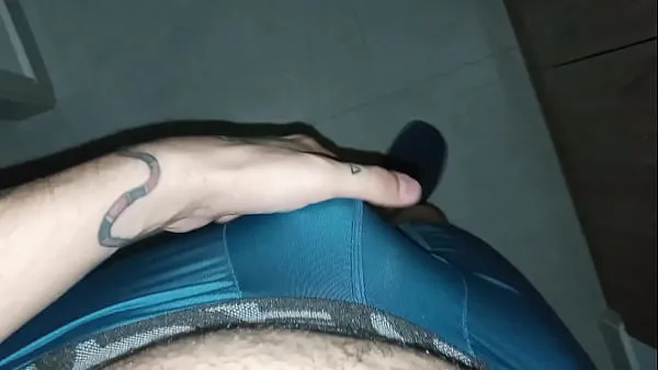 Nieuwe Little thong slut lets me grope her all over and I put my fingers in her warme clips