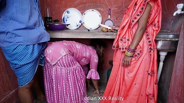 Uusia Indian step Family in Kitchen XXX in hindi lämmintä klippiä