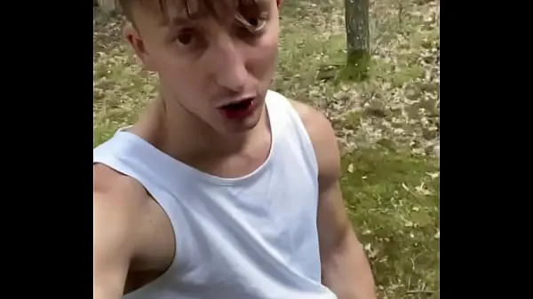 Nye Twink suck big cock at forest and make cum on his face facial blowjob outdoor cruising varme klip