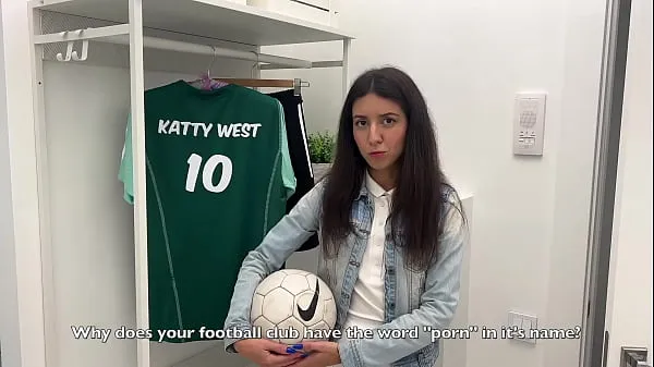 New The recruiter of a football team picks up a young footballer in front of the stadium to fuck her warm Clips