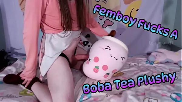 Nieuwe Femboy Fucks A Boba Tea Plushy! (Teaser warme clips